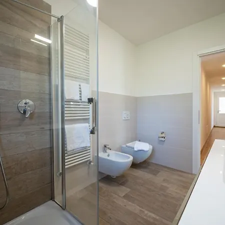 Stunning View - Larihome A27 Appartement