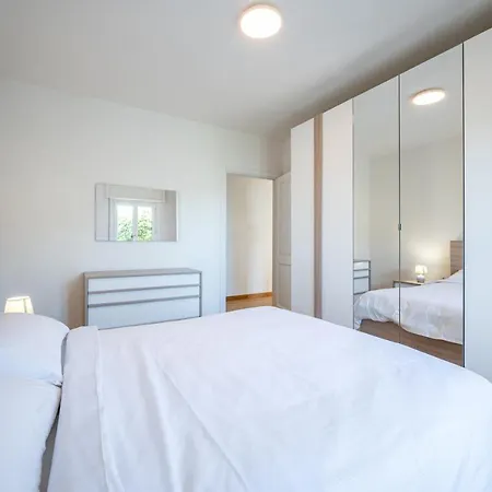 Stunning View - Larihome A27 Appartement